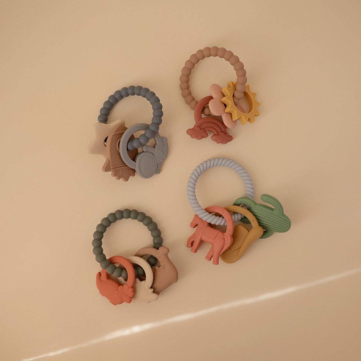 Nature Teething Ring - HoneyBug