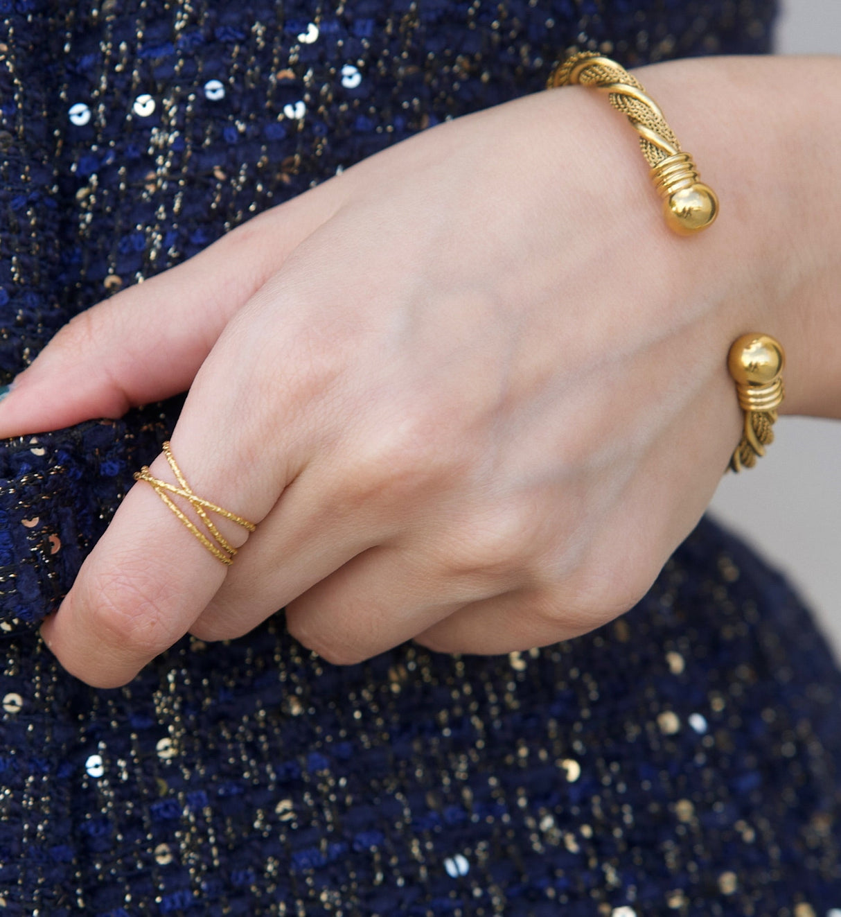 Blair Interlocking Hammered Ring - HoneyBug