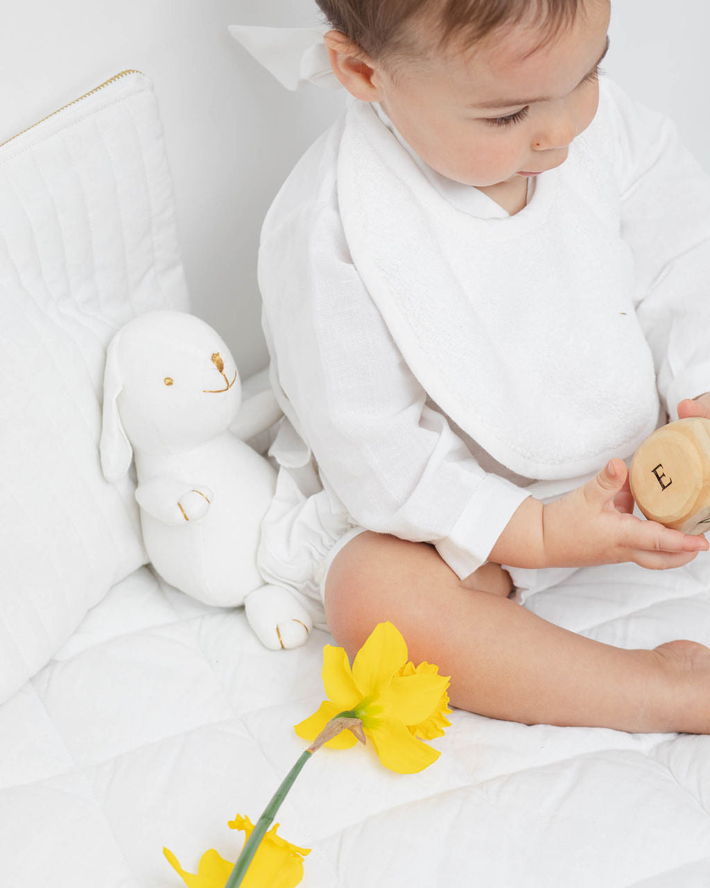 Newborn Bib | White Linen - HoneyBug