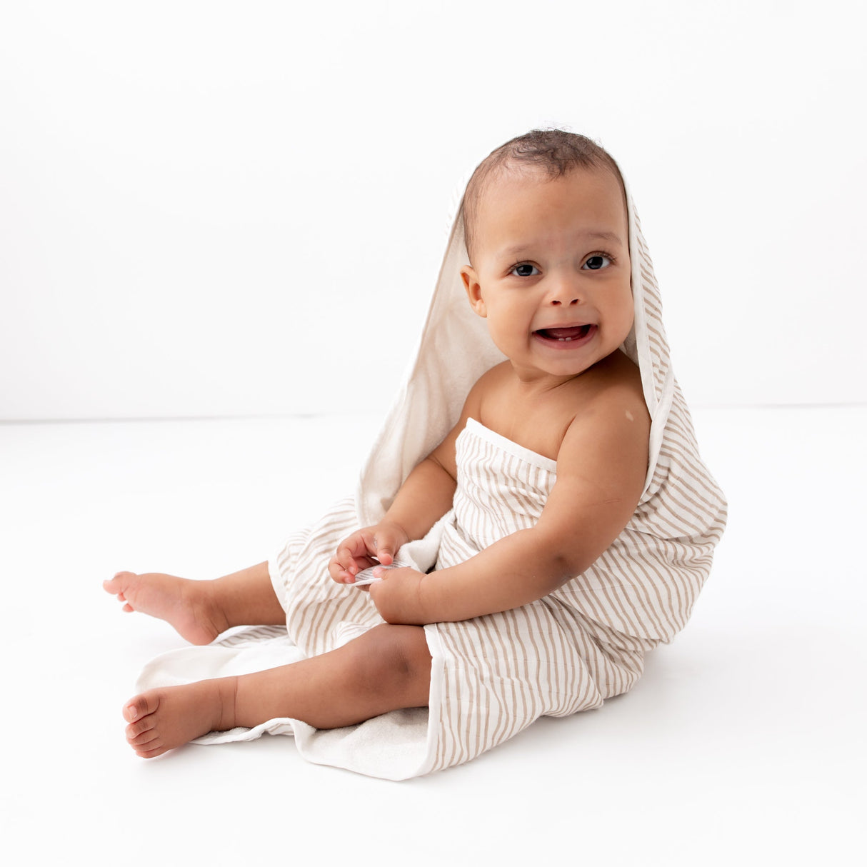 Taupe Wave Hooded Towel Set - HoneyBug