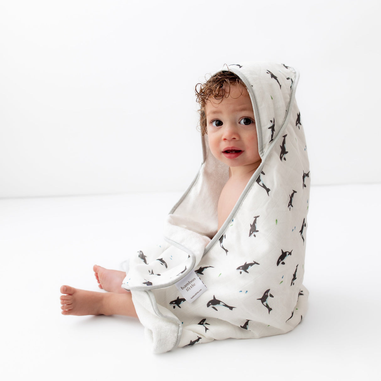 Orca Hooded Towel Set - HoneyBug