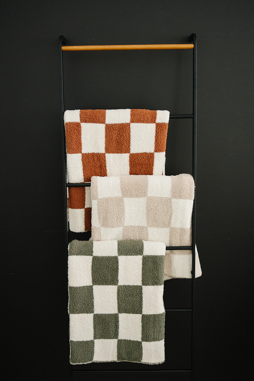 Rust Checkered Plush Blanket - HoneyBug