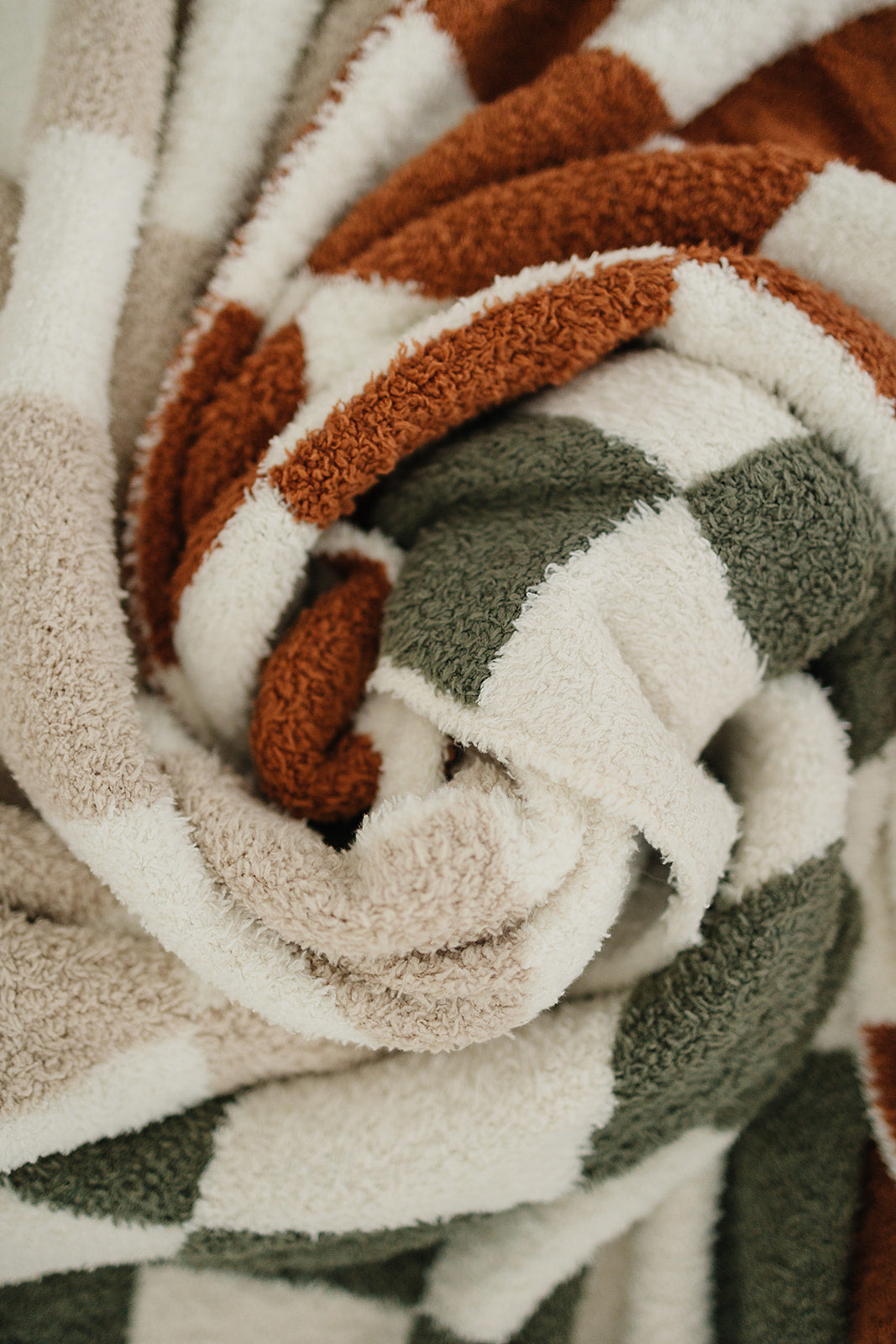 Rust Checkered Plush Blanket - HoneyBug