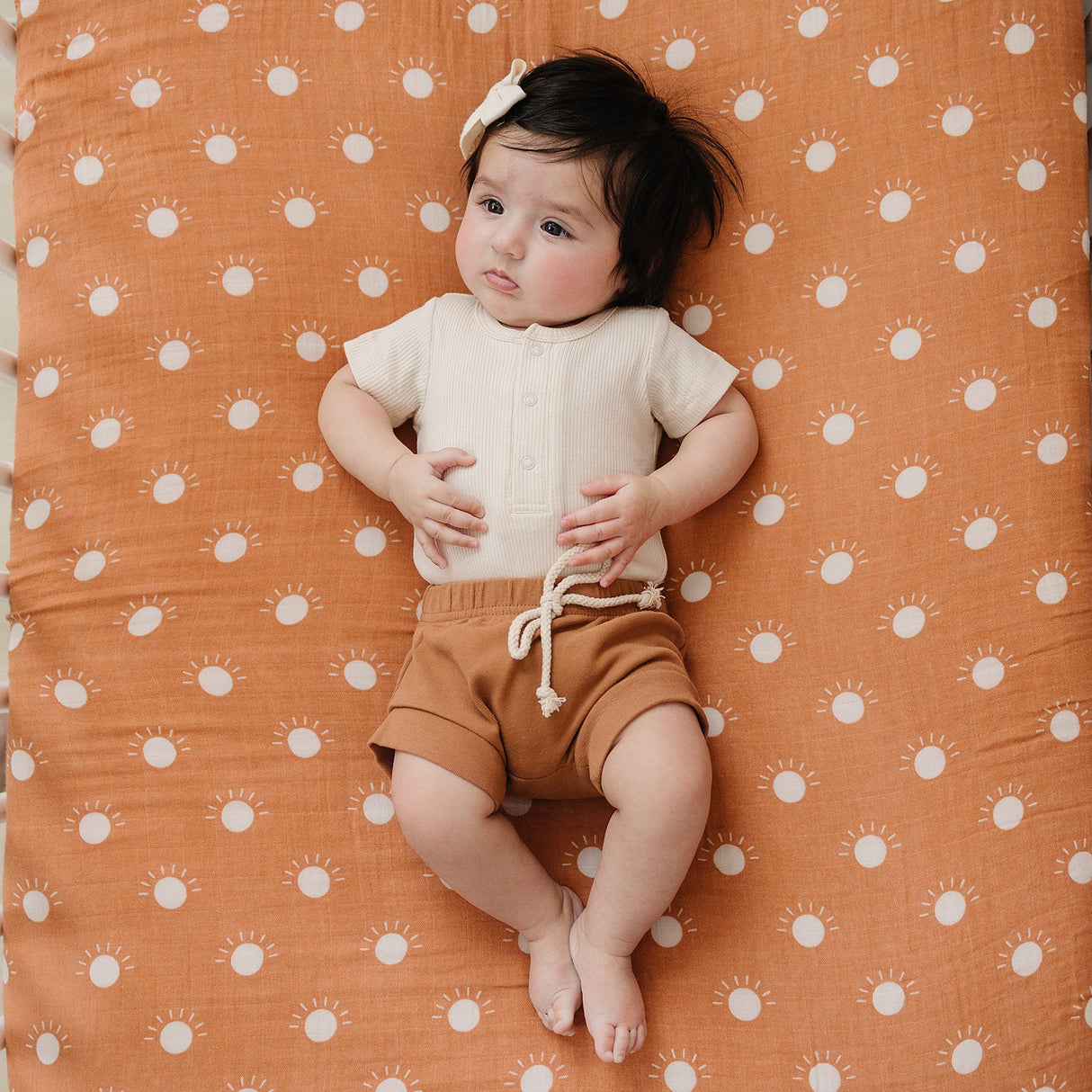 Vanilla Organic Cotton Ribbed Snap Bodysuit - HoneyBug