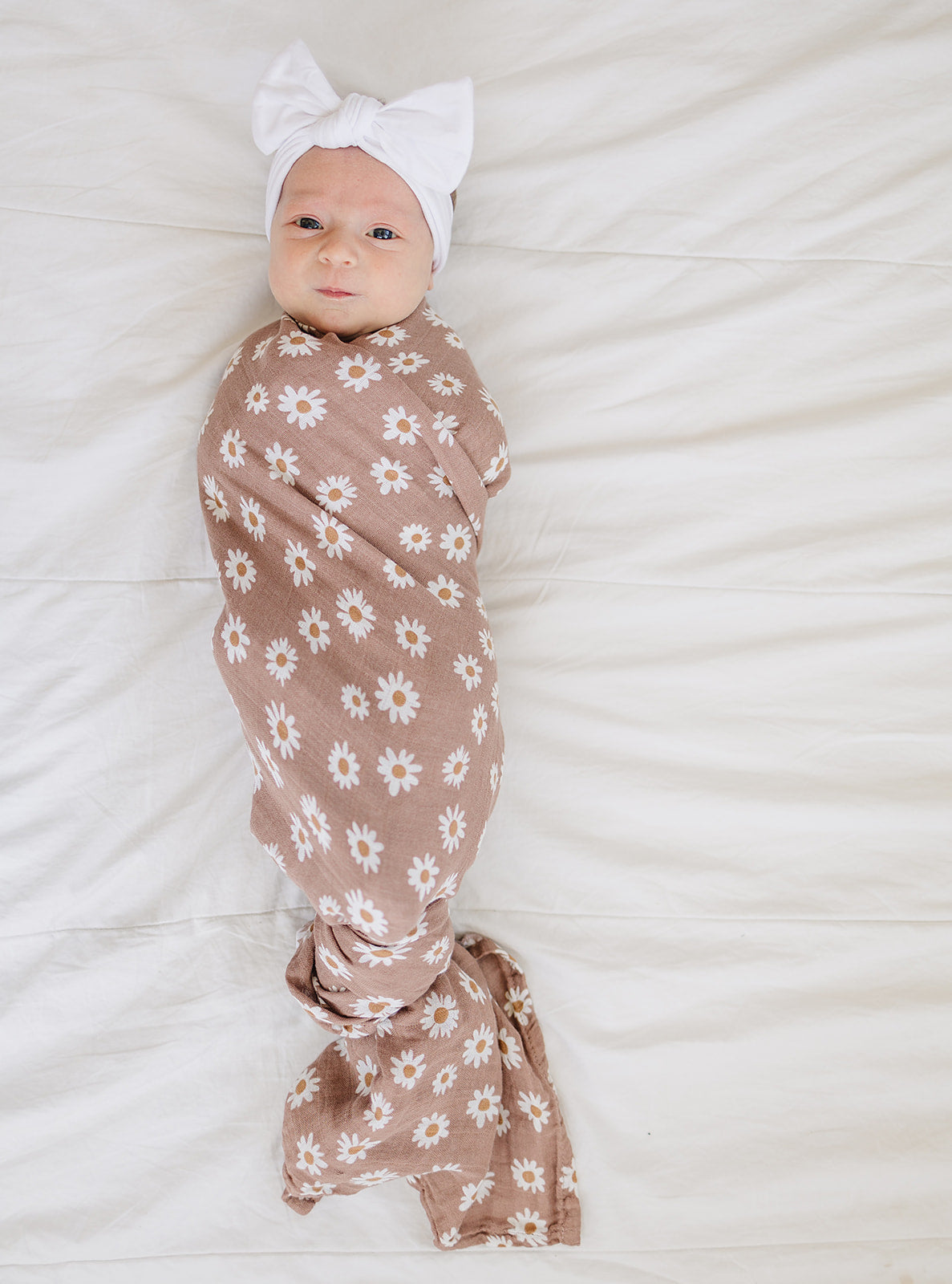 Daisy Dream Muslin Swaddle Blanket - HoneyBug