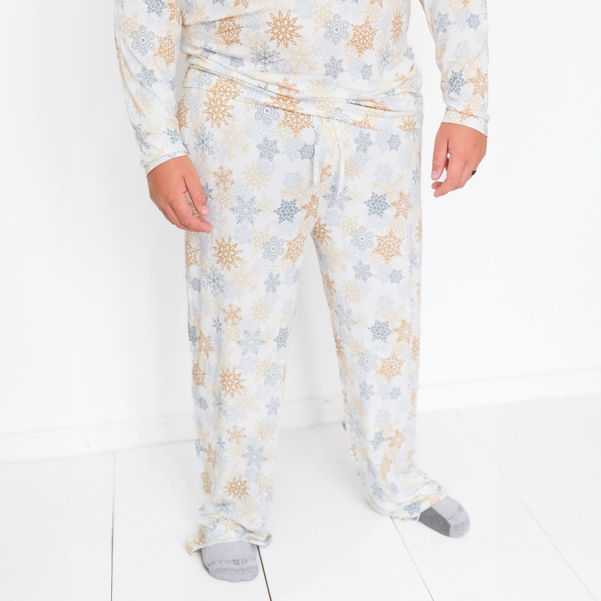 MEN'S PAJAMA SET- Snowflakes - HoneyBug