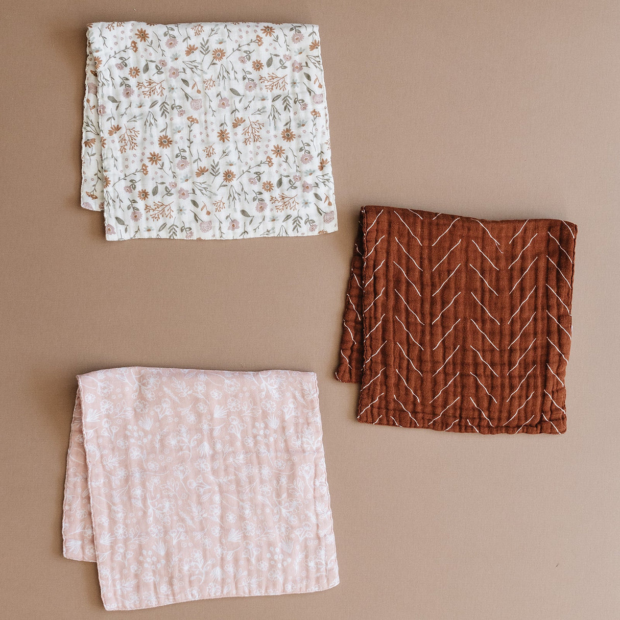 Meadow Floral Muslin Burp Cloth - HoneyBug