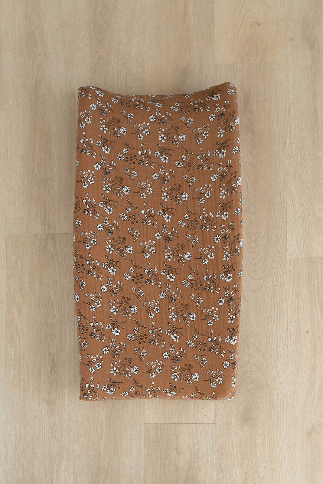 Vintage Floral Muslin Changing Pad Cover - HoneyBug