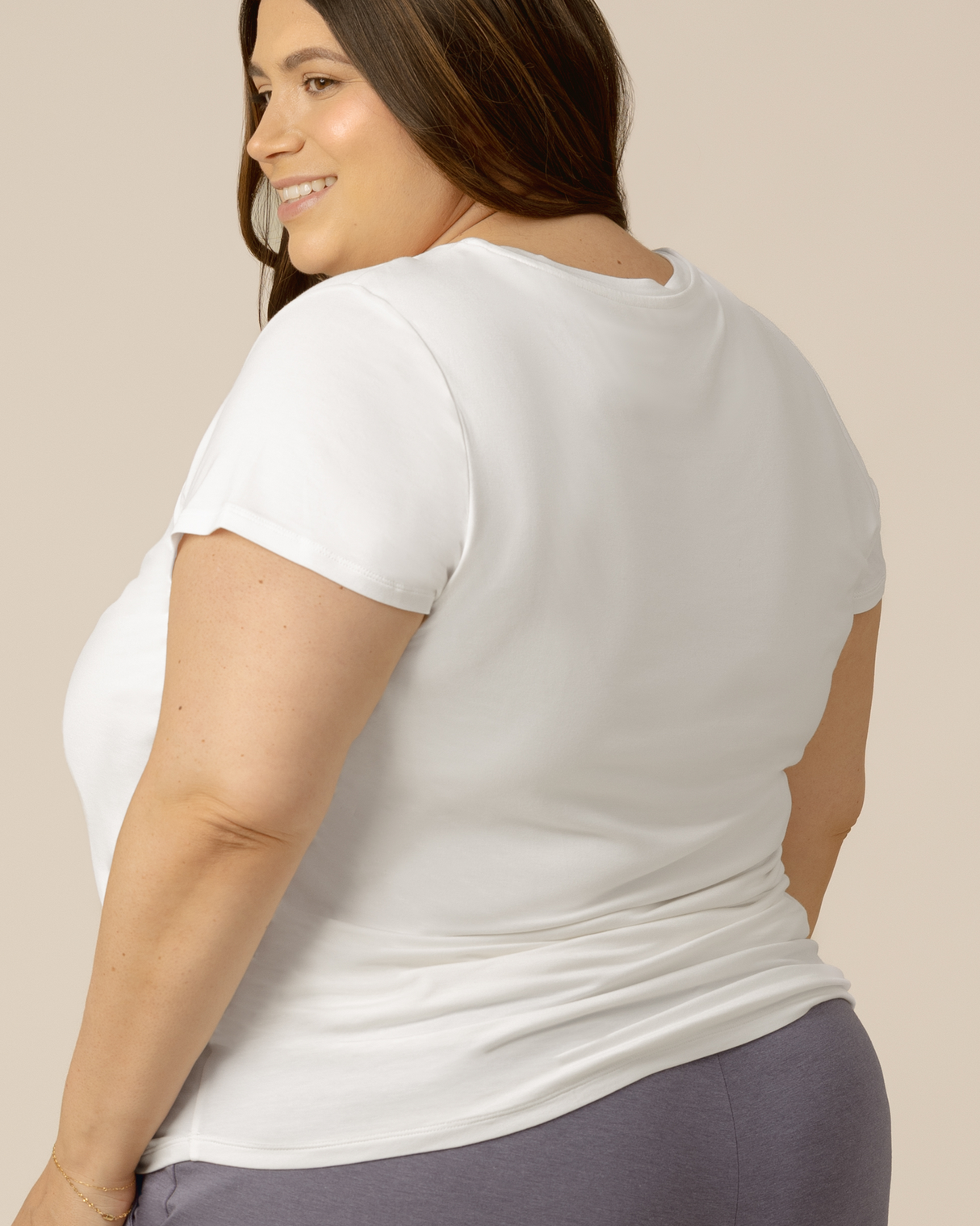 Everyday Maternity & Nursing T-shirt | White - HoneyBug