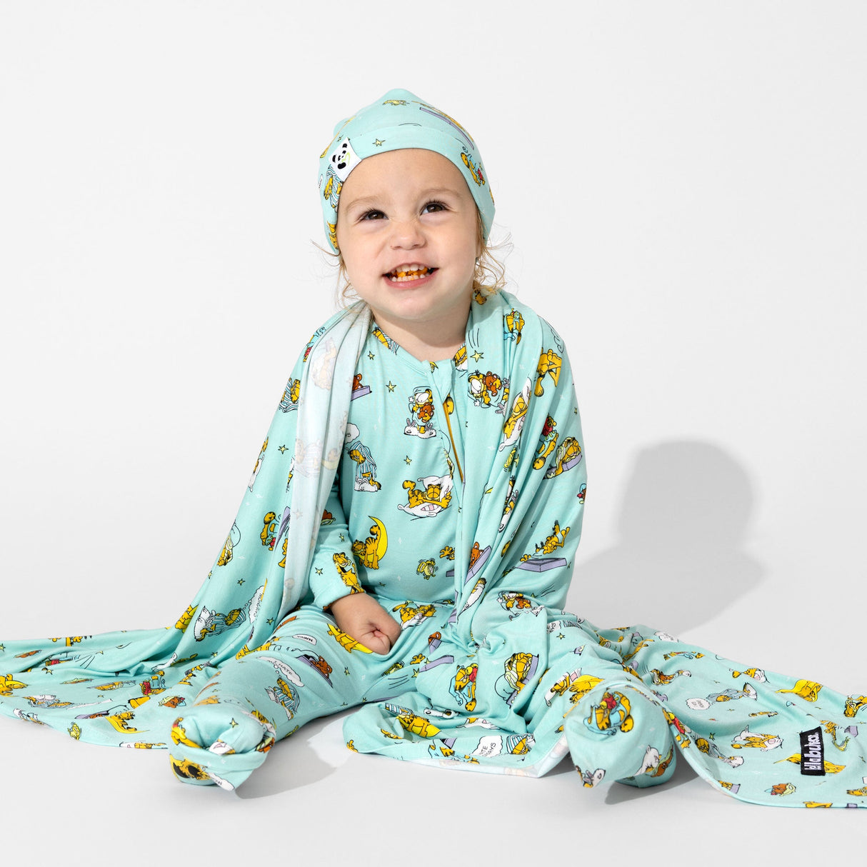 Garfield: Lazy Mondays Bamboo Swaddle & Beanie Set - HoneyBug