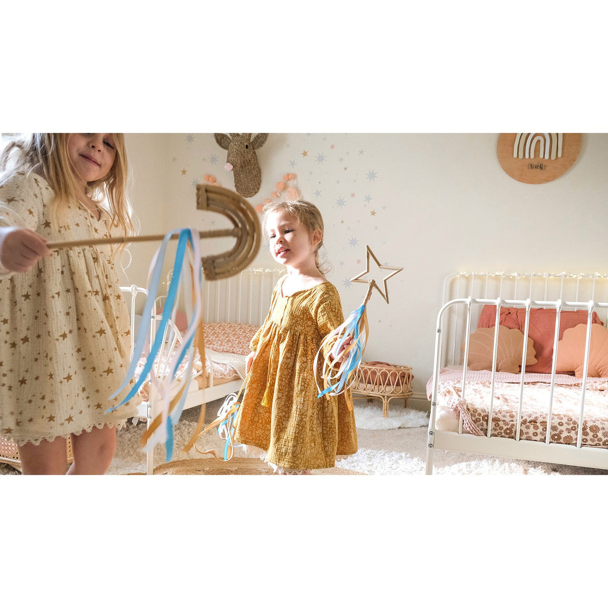 Poppie Wand - HoneyBug