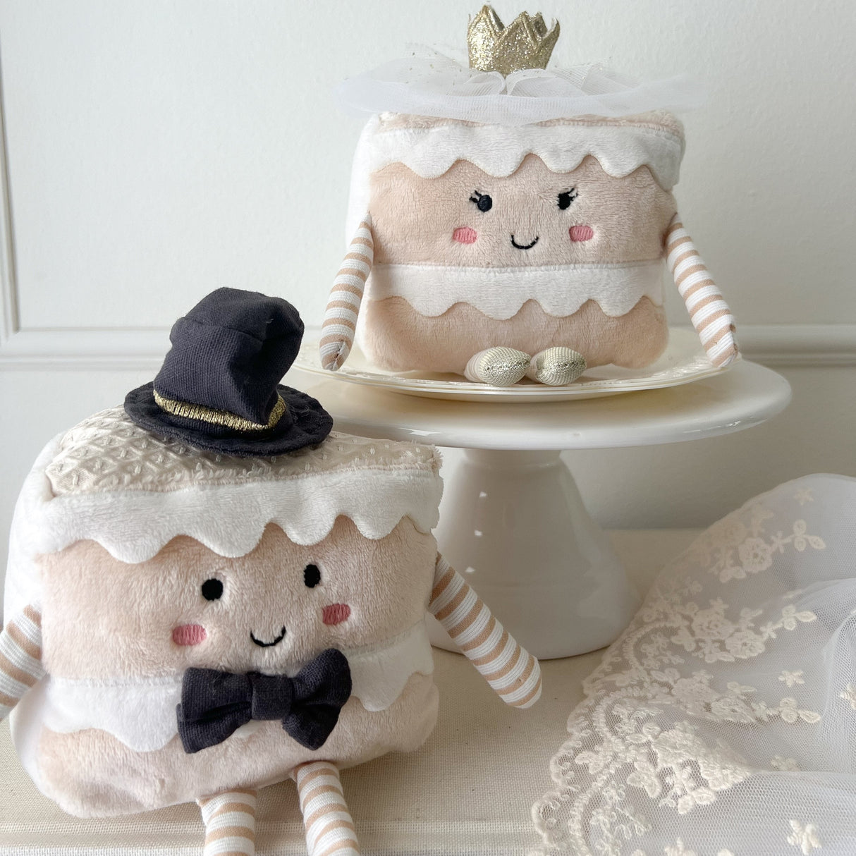 Mr.& Mrs.Cake Slice - HoneyBug