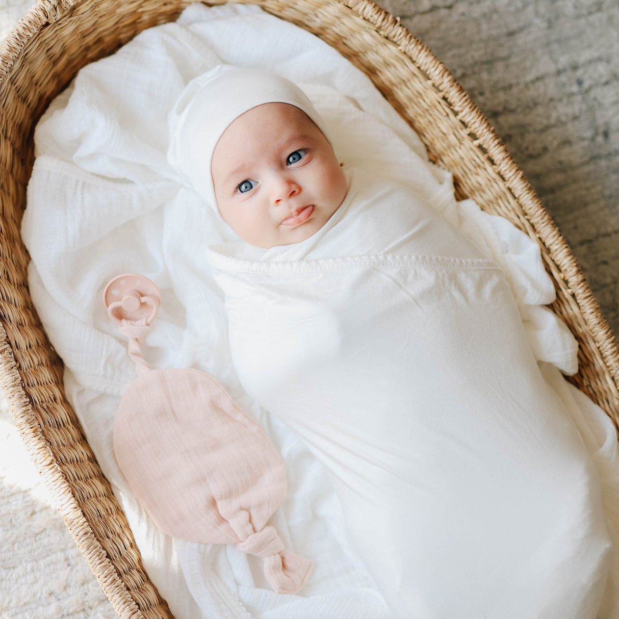 Muslin Paci Lovey - HoneyBug