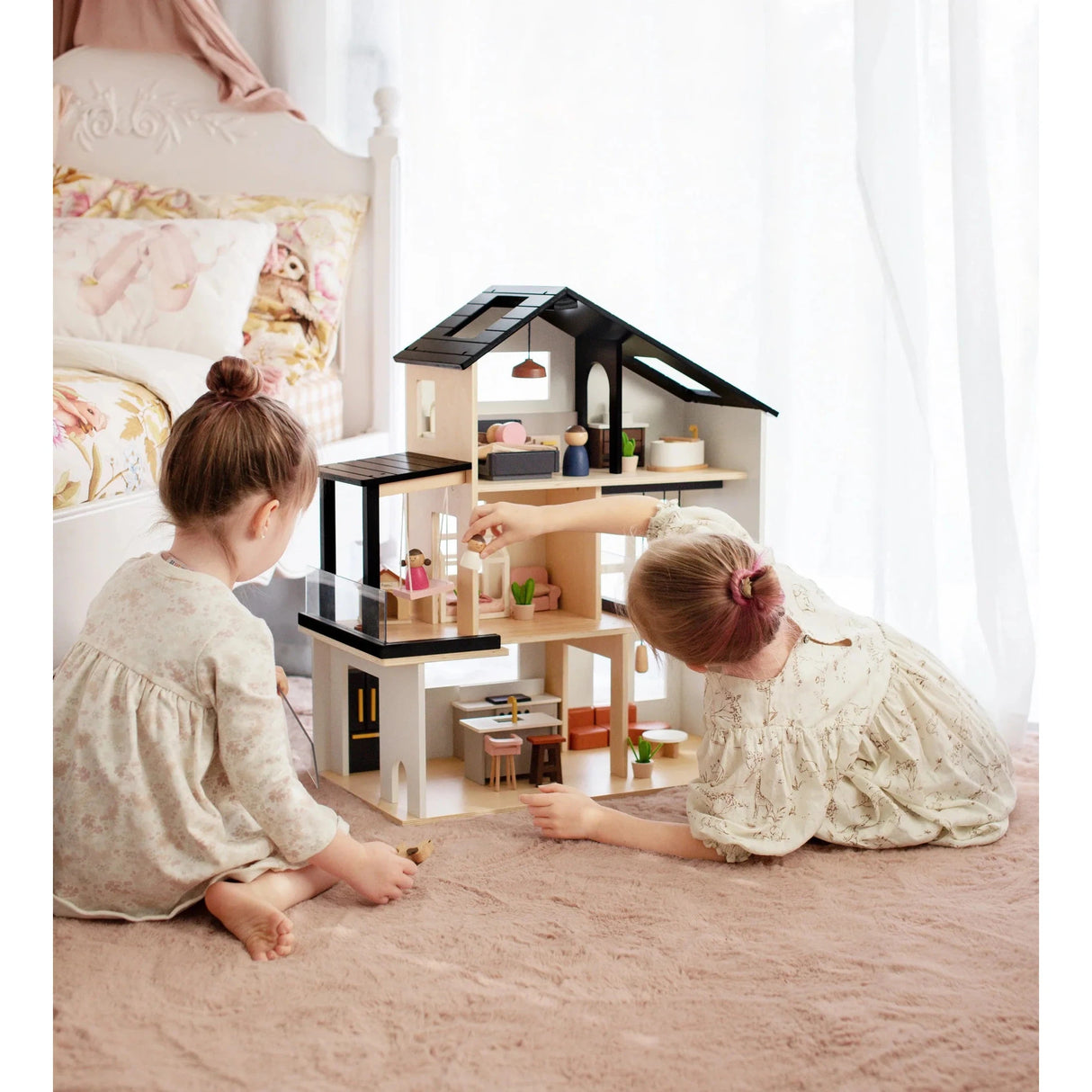 Tiny Land® Modern Family Dollhouse - HoneyBug