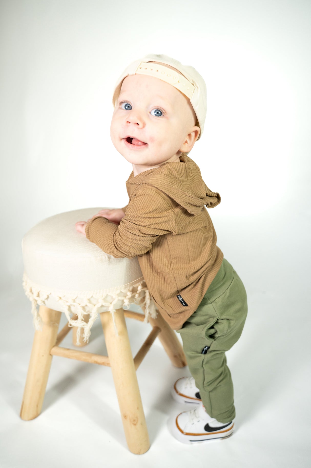 LONG SLEEVE HOODIE- Mocha - HoneyBug