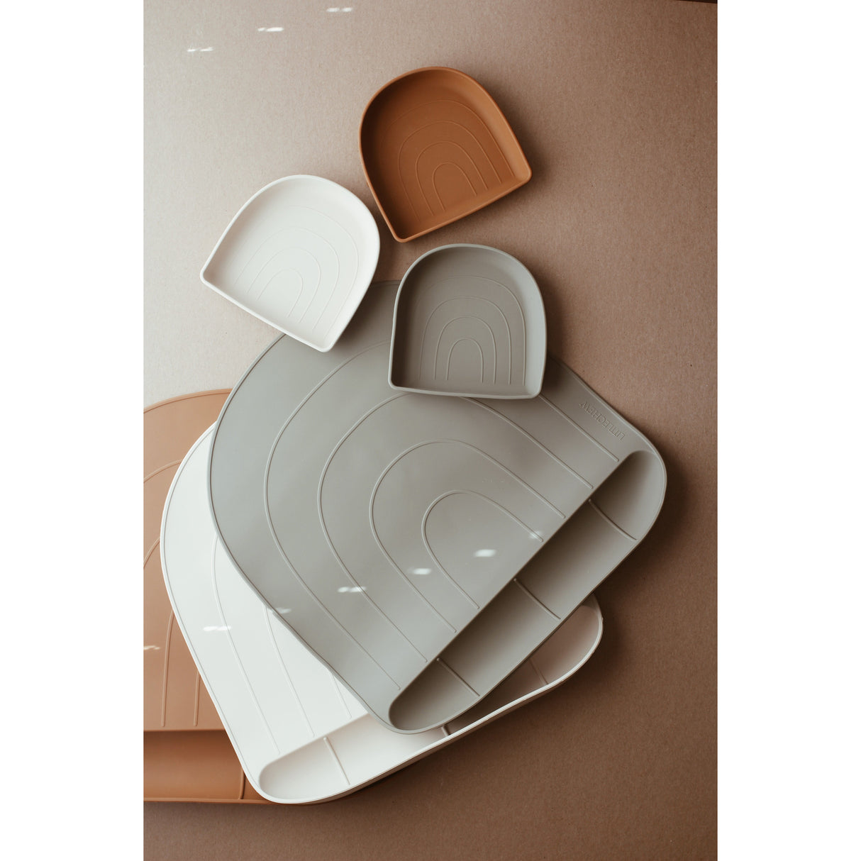 Rainbow Silicone Mat - Creme - HoneyBug