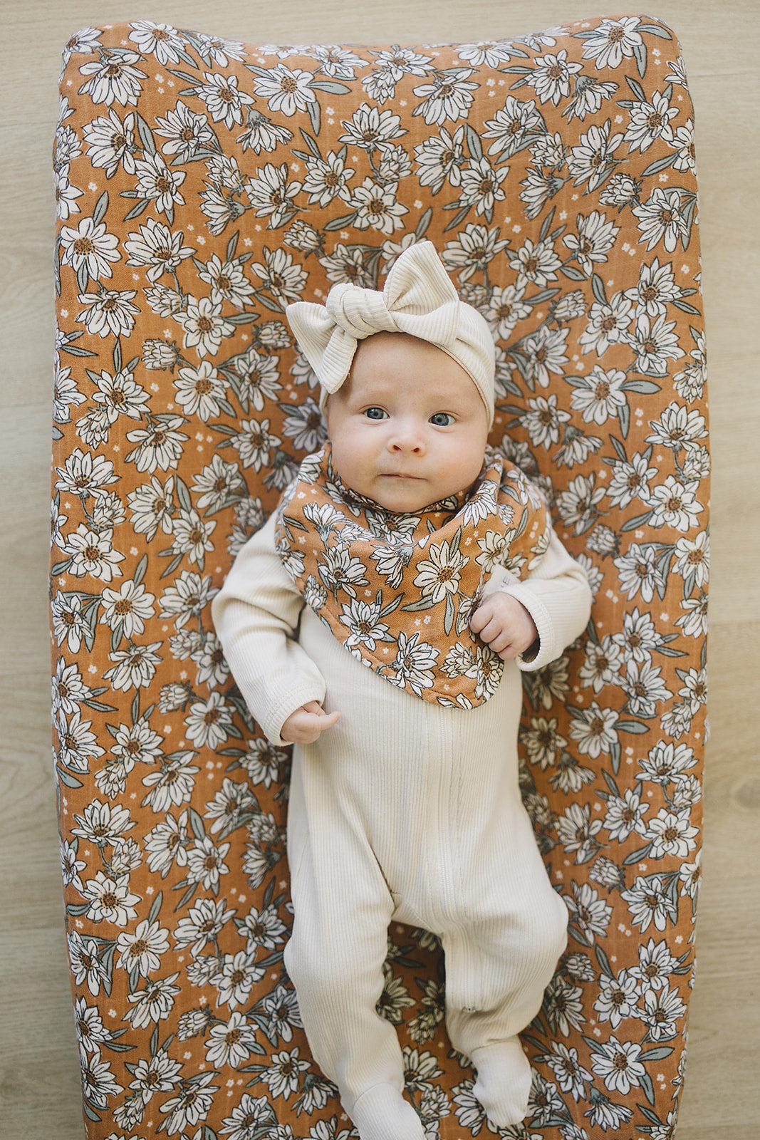 Magnolia Muslin Bib - HoneyBug