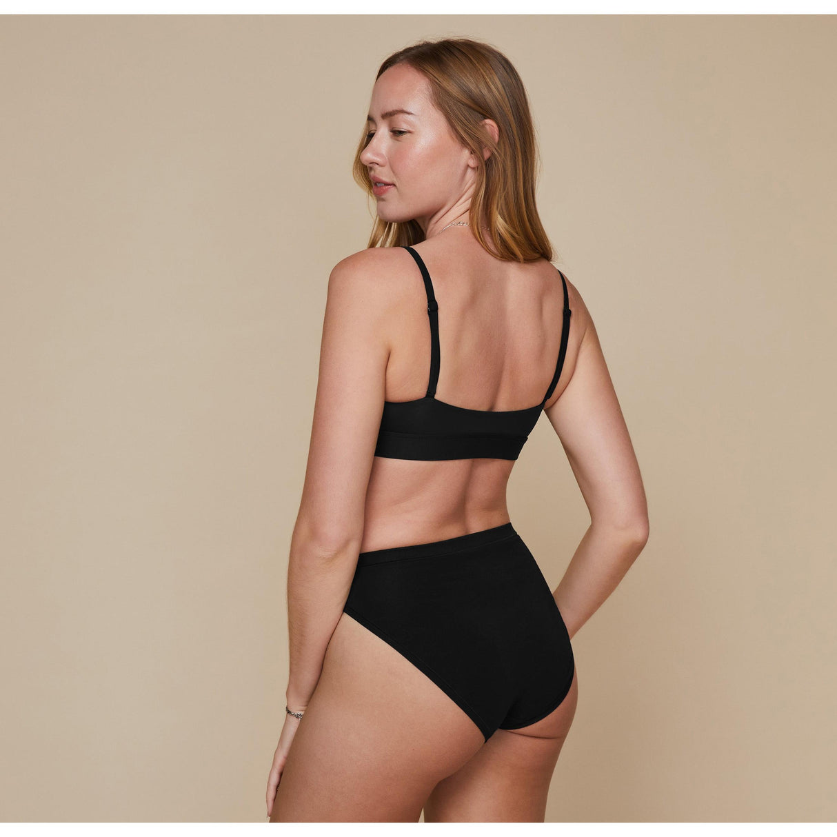 Bliss Scoop Bralette - Black - HoneyBug