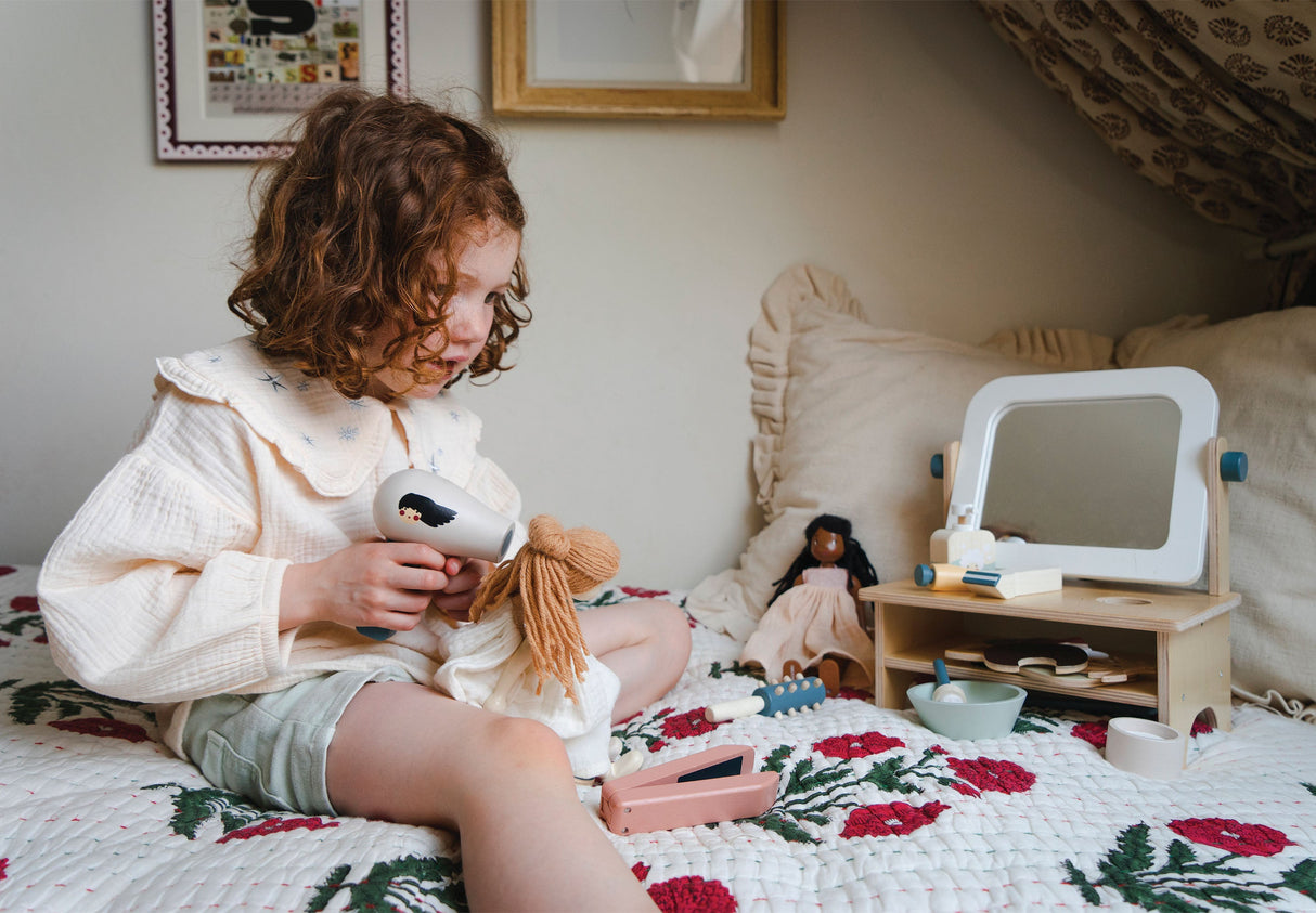 Hair Salon - HoneyBug