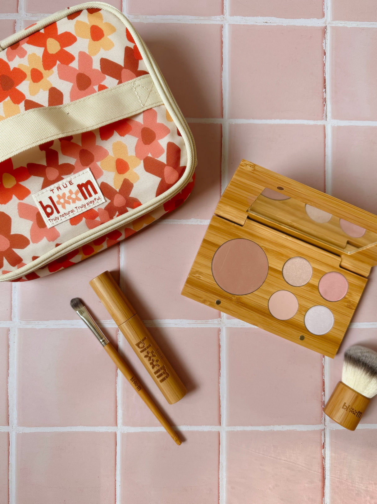 Bloom Makeup Kit - HoneyBug