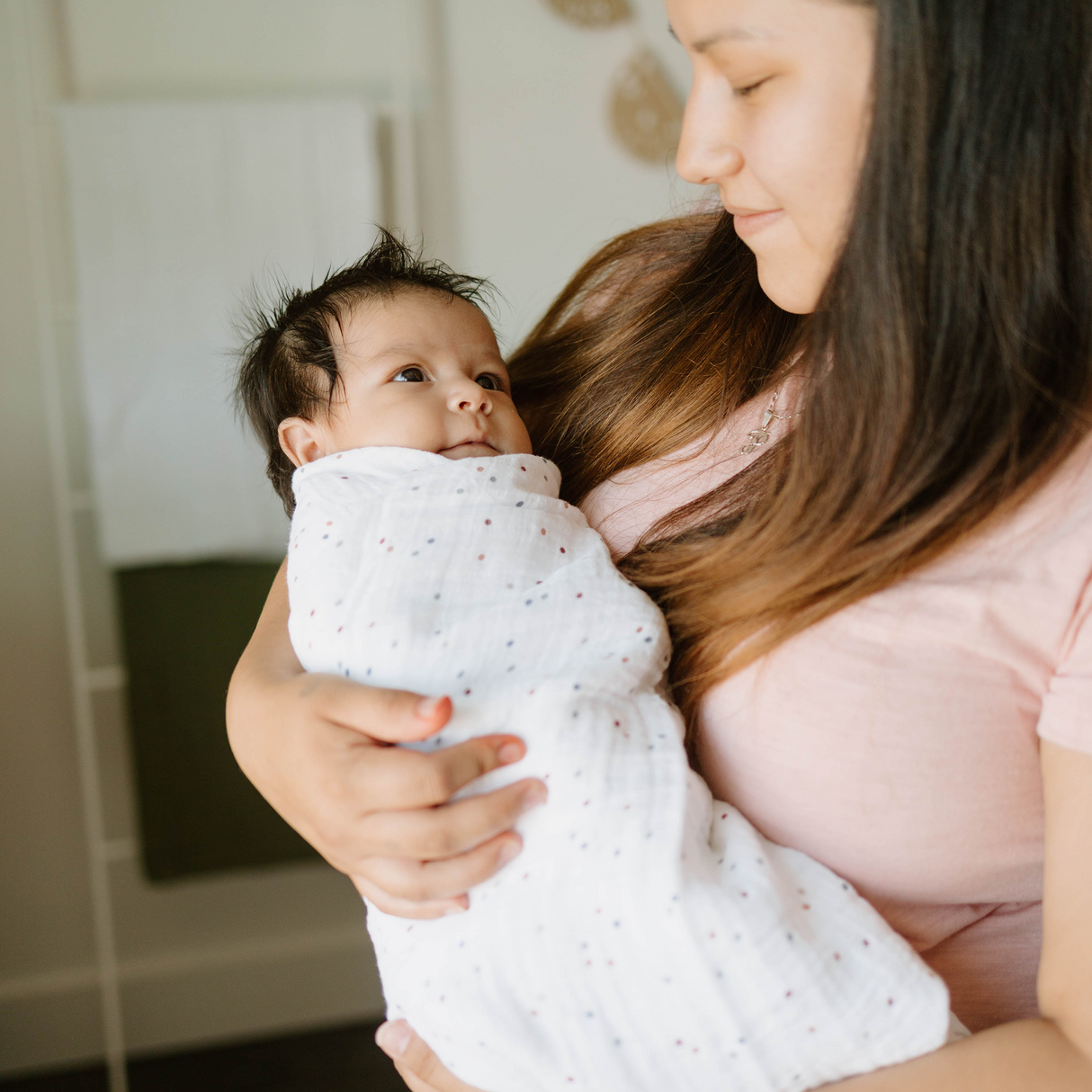 Cotton Muslin Swaddle Blanket - Dots - HoneyBug