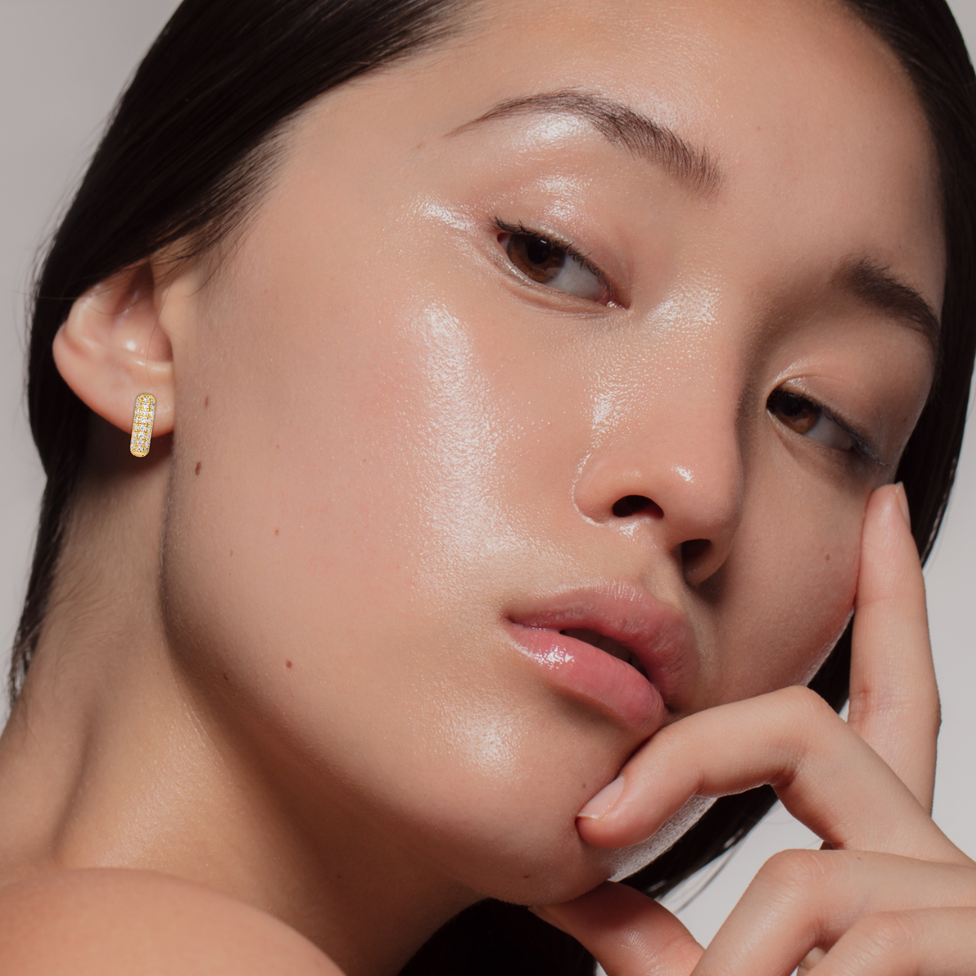 Yolanda Huggie Hoop Earring - HoneyBug