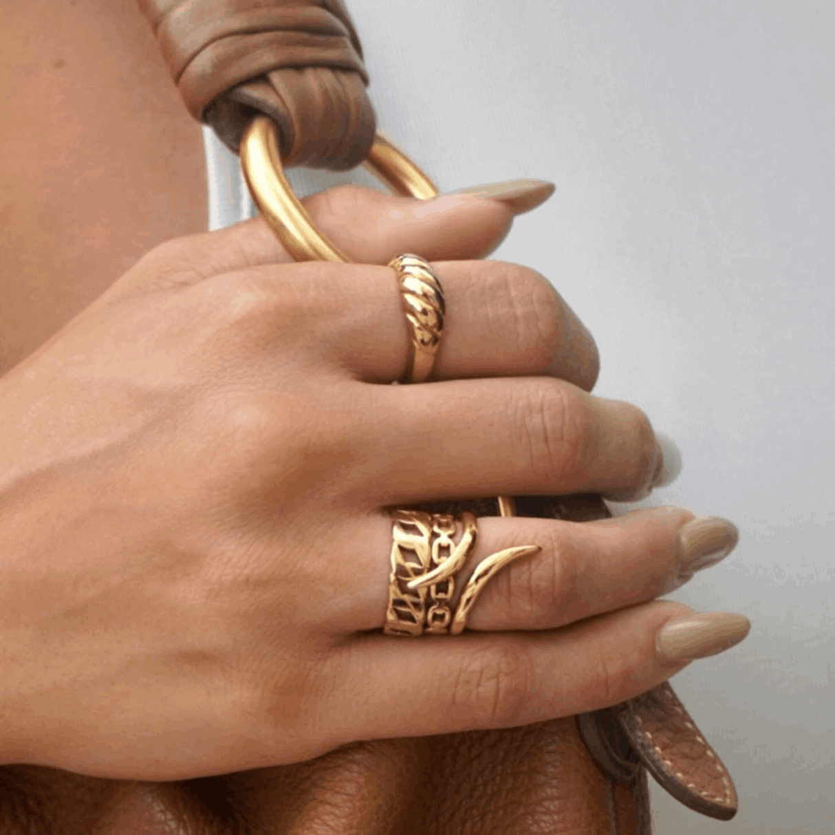 Billy Dainty Chain Ring - HoneyBug