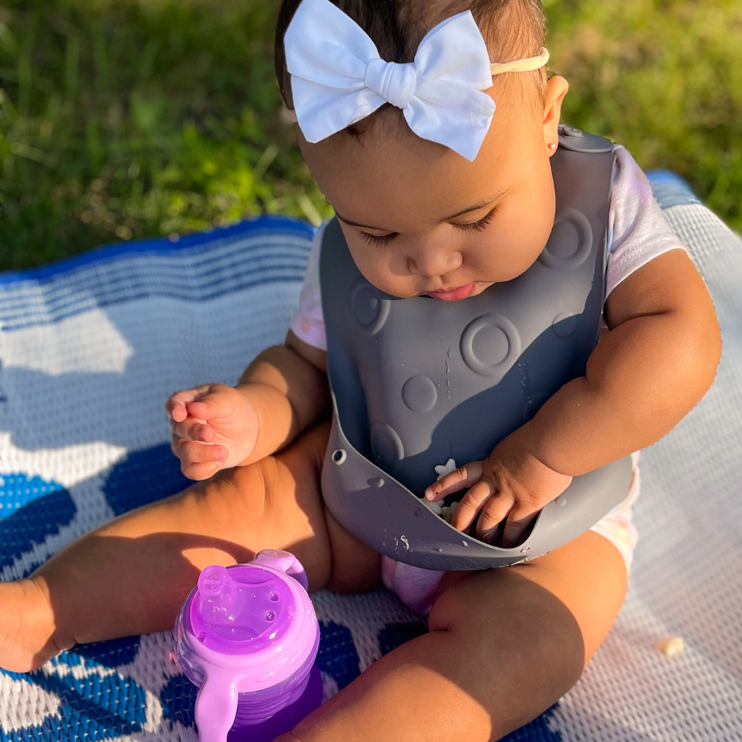 Stop-Drop Travel Bib+ Tethers - HoneyBug