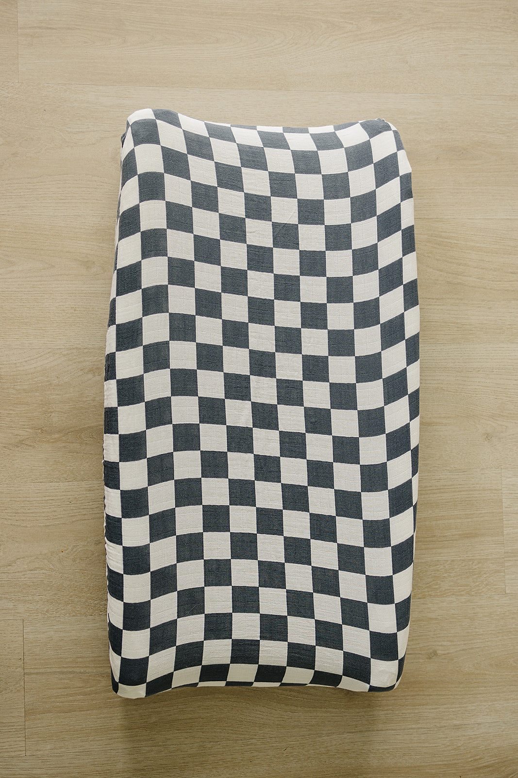 Charcoal Checkered Muslin Changing Pad Cover - HoneyBug