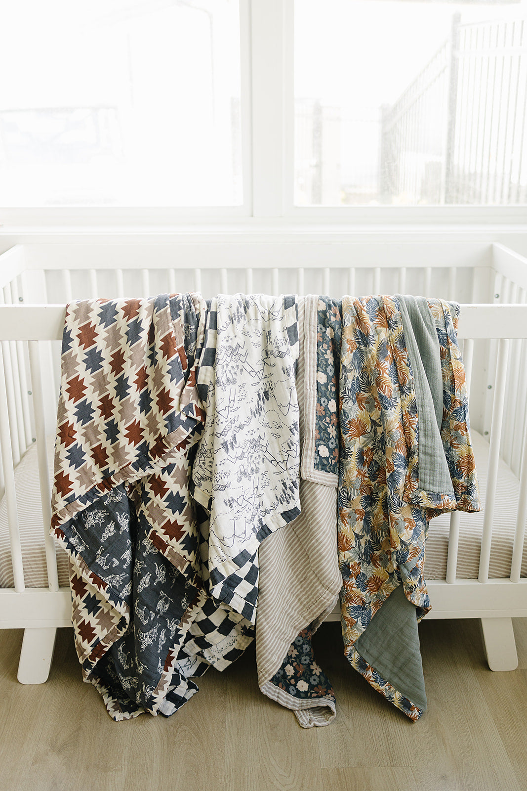 Charcoal Checkered + Summit Muslin Quilt - HoneyBug