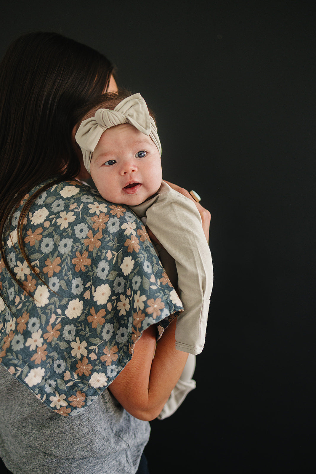 Midnight Floral Muslin Burp Cloth - HoneyBug