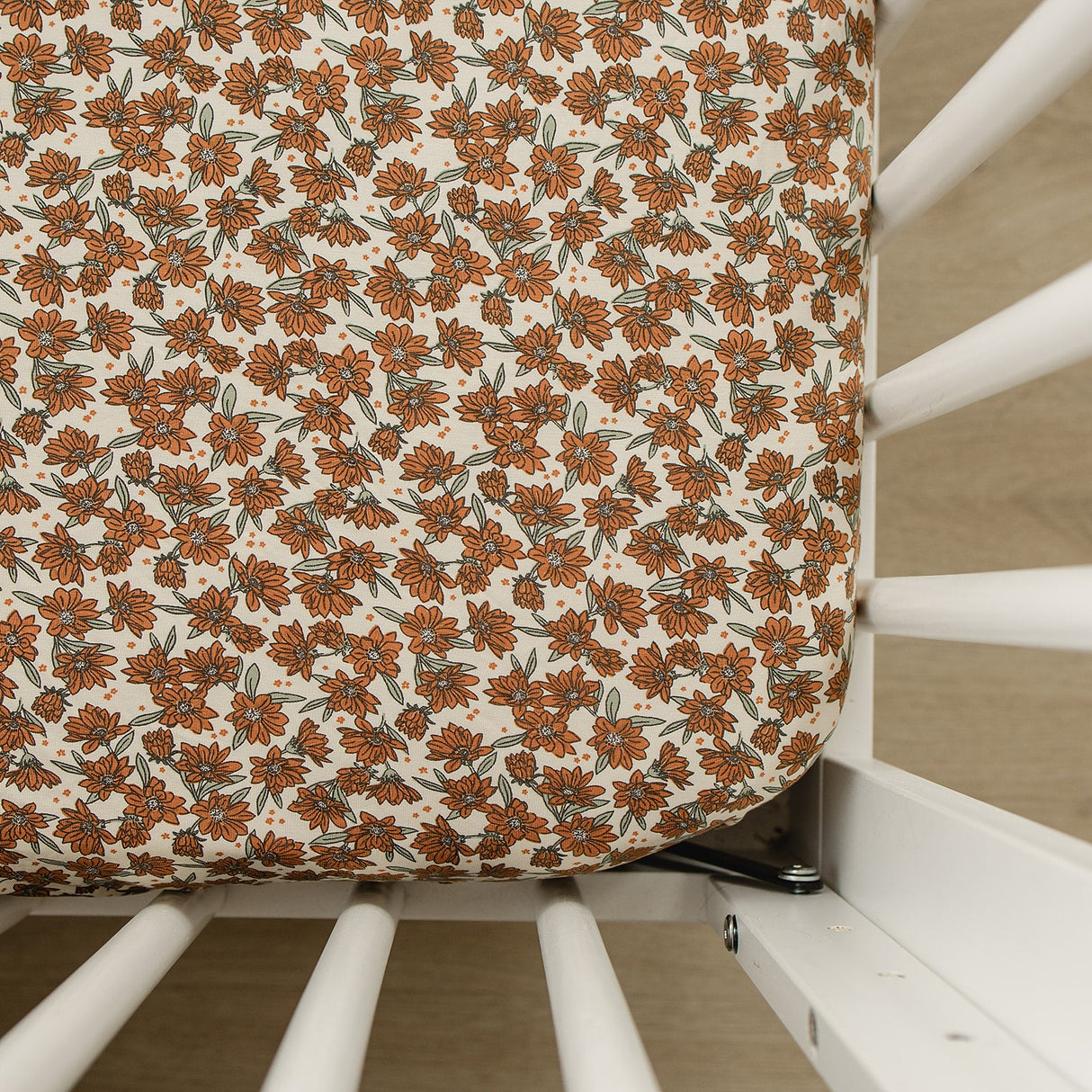 Cream Magnolia Bamboo Stretch Crib Sheet - HoneyBug