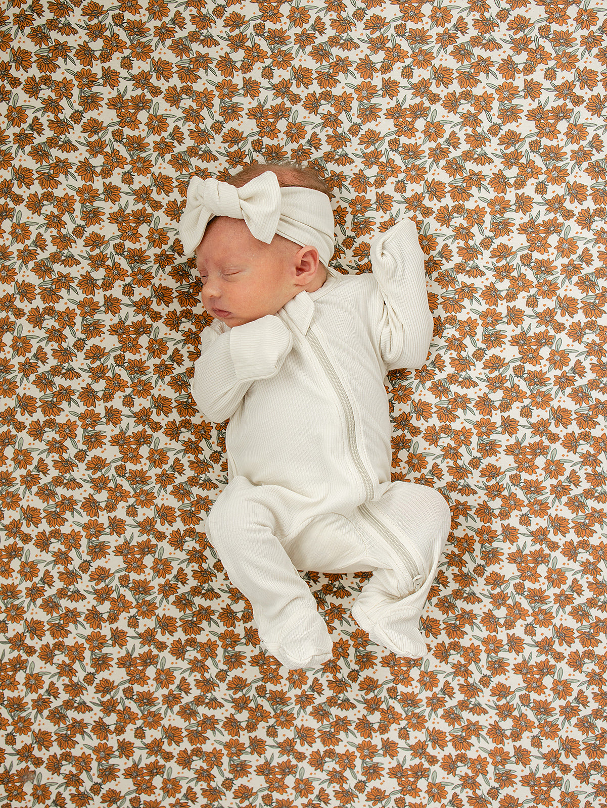 Cream Magnolia Bamboo Stretch Crib Sheet - HoneyBug