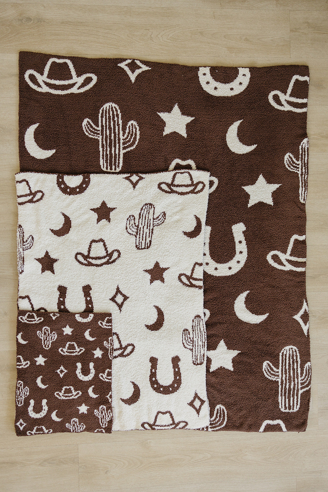 Western Plush Blanket - HoneyBug