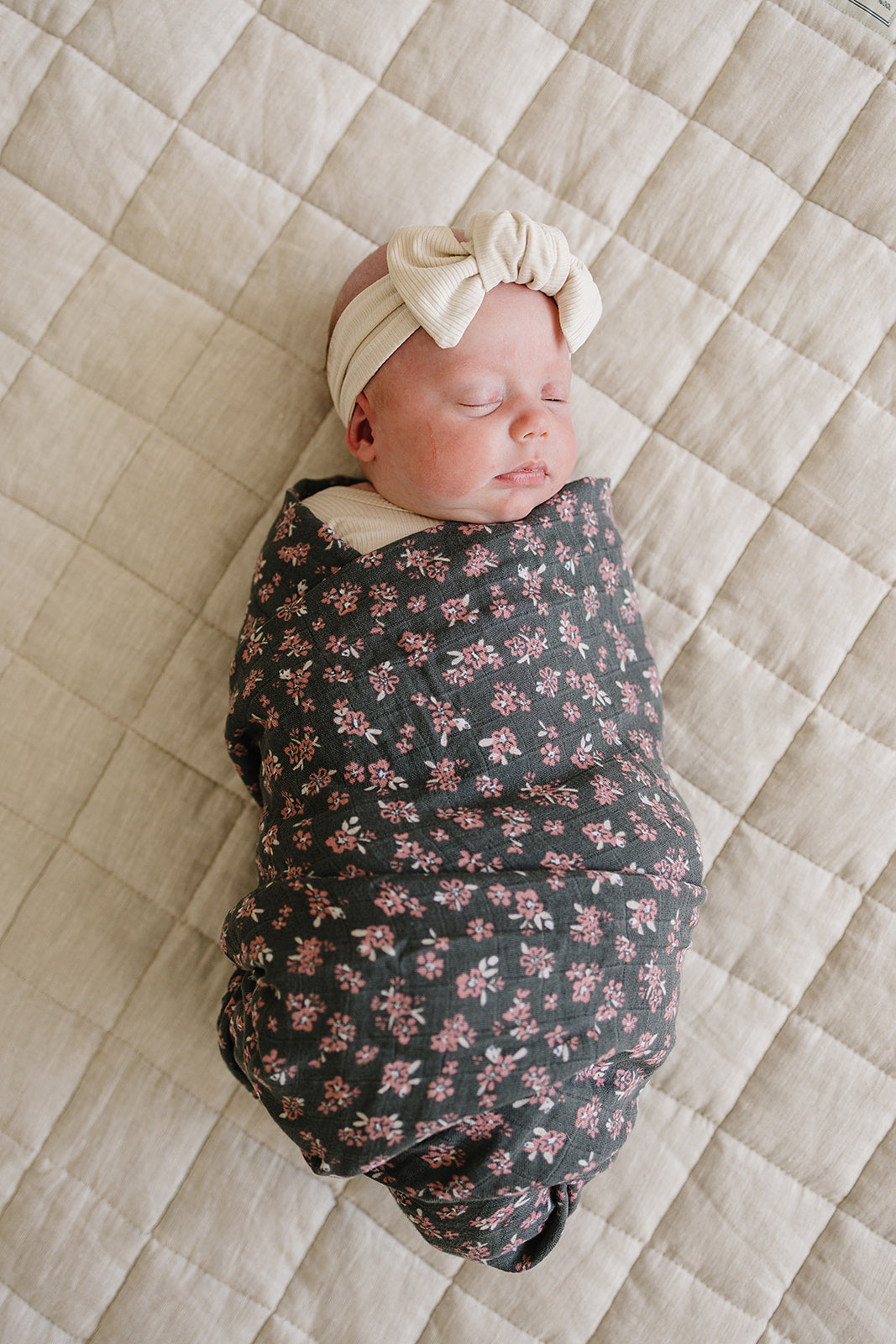 Olive Bloom Muslin Swaddle Blanket - HoneyBug
