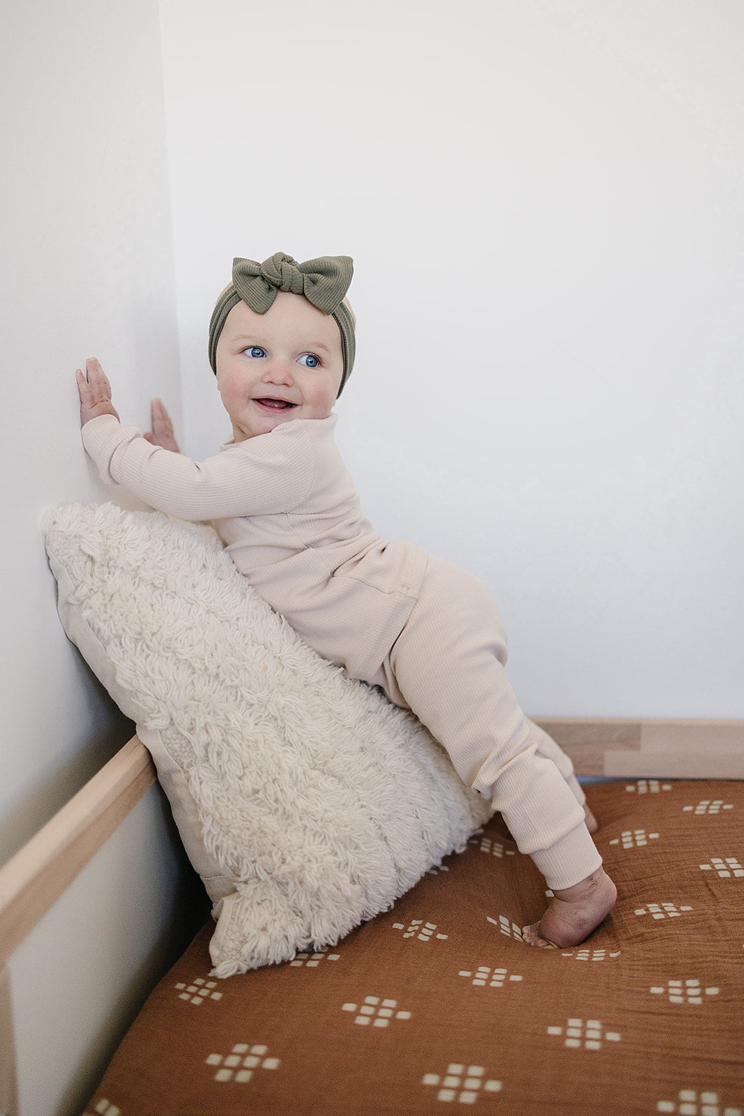 Chestnut Textiles Muslin Crib Sheet - HoneyBug