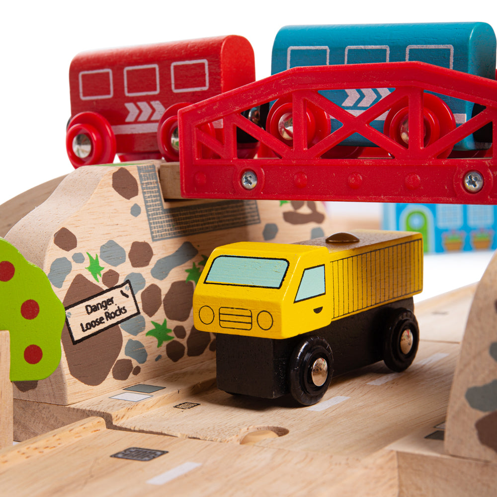 Road & Rail Train Set - HoneyBug