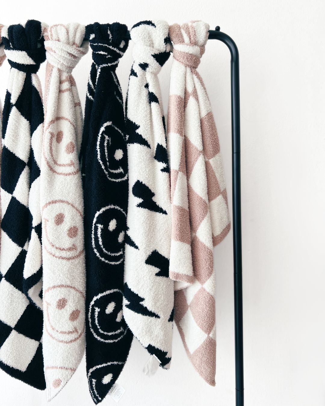 Checkered Plush Blanket | Latte - HoneyBug