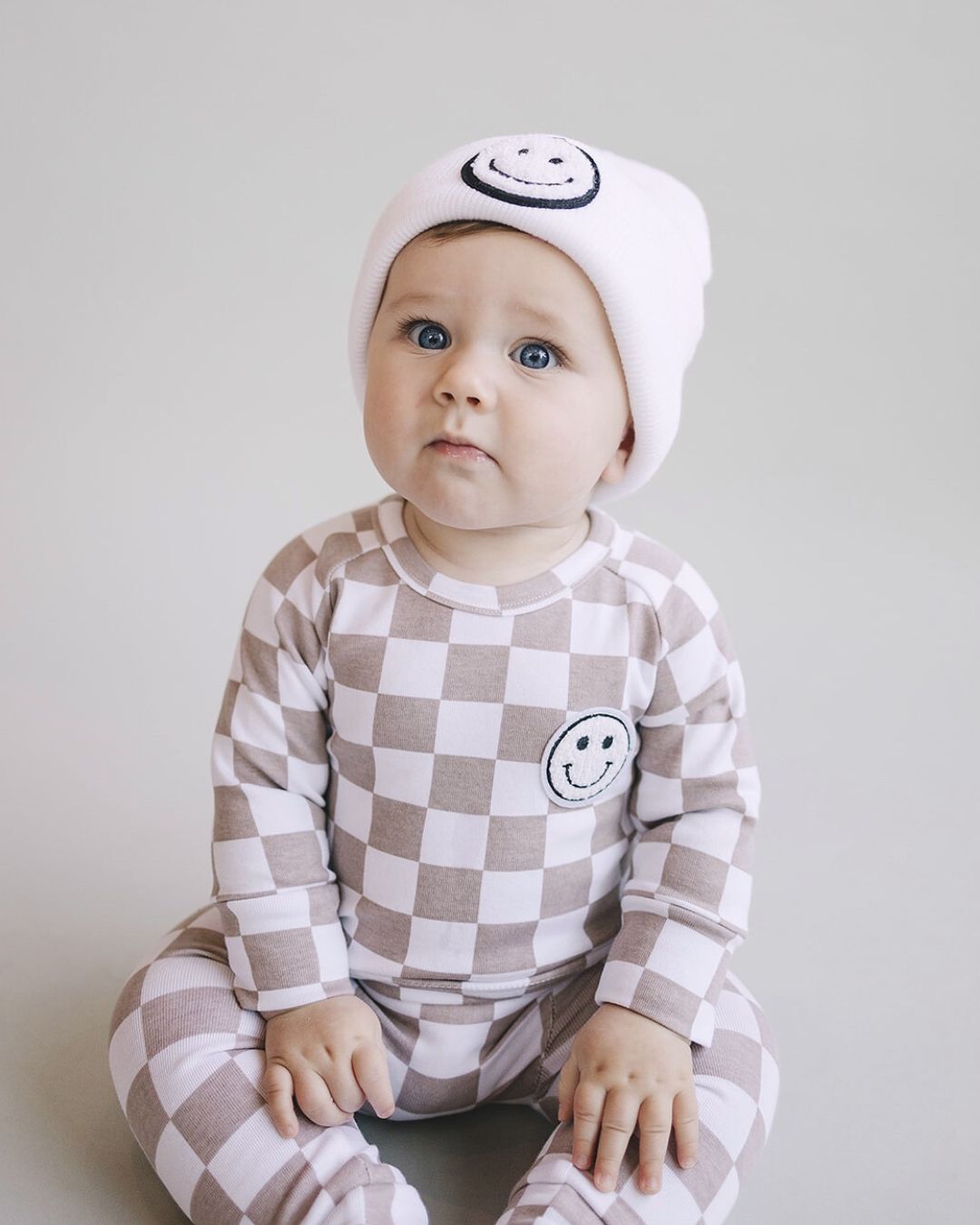 Checkered Smiley Lounge Set | Latte - HoneyBug