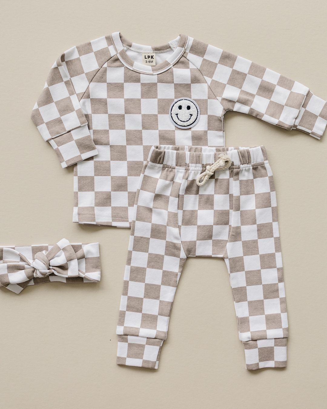 Checkered Smiley Lounge Set | Latte - HoneyBug