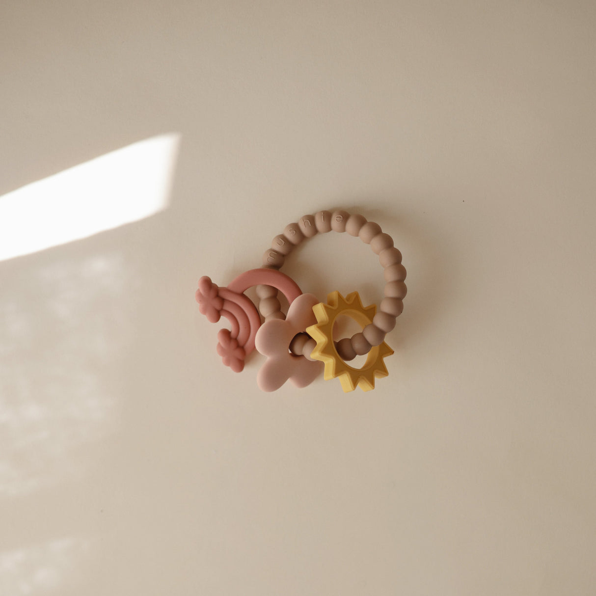 Nature Teething Ring - HoneyBug
