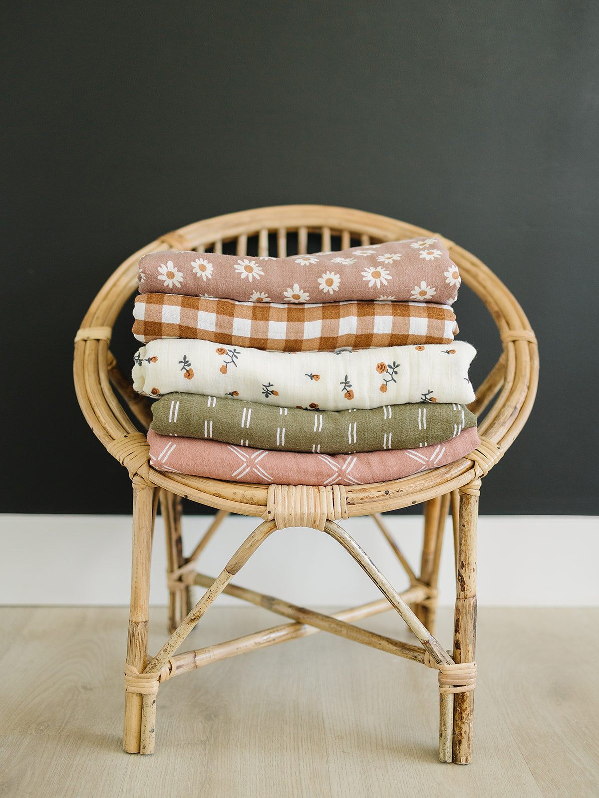 Just Peachy Muslin Quilt - HoneyBug