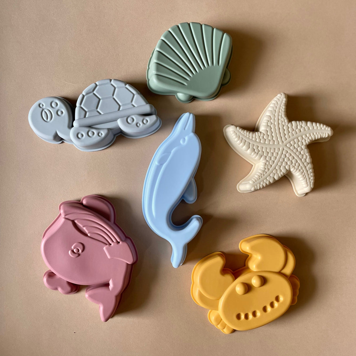 Silicone Sand bucket with toys and shovel