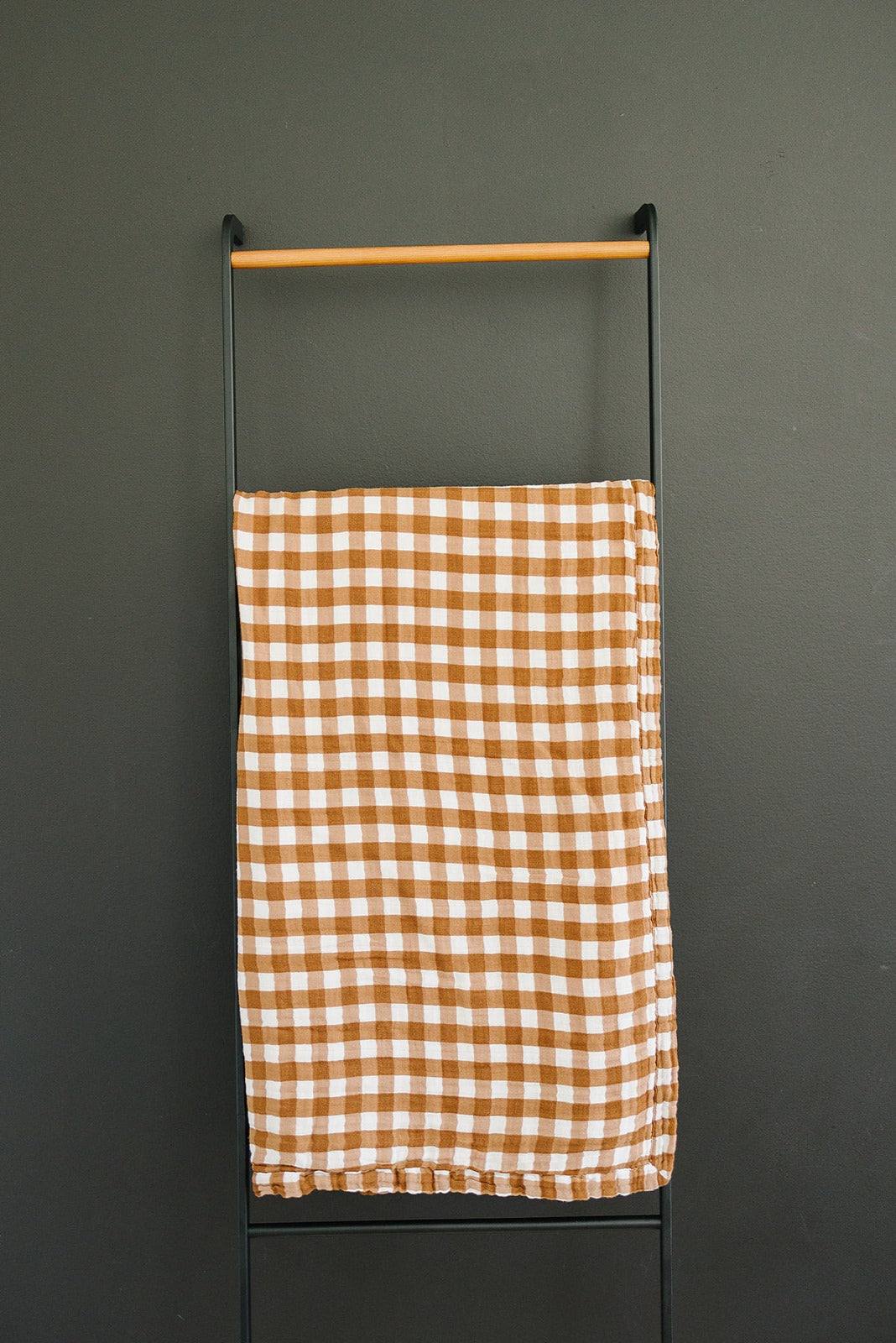 Gingham Muslin Quilt - HoneyBug