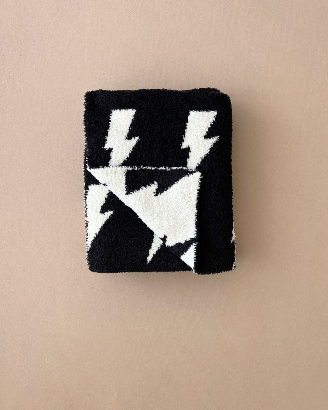 Lightning Bolt Fuzzy Blanket | Black - HoneyBug