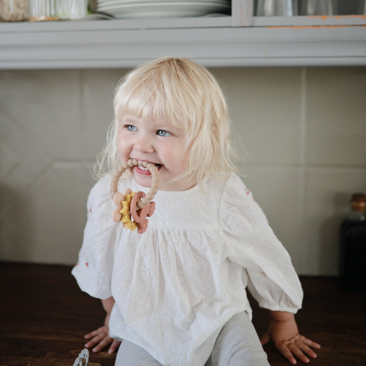 Nature Teething Ring - HoneyBug