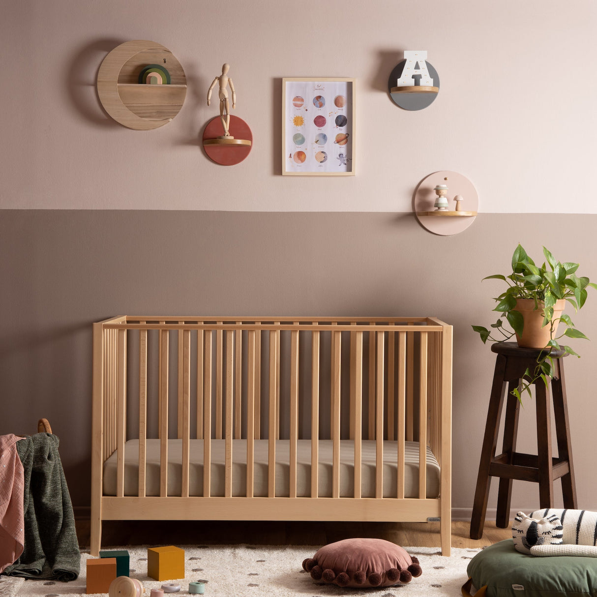 LaLa 3-in-1 Convertible Crib - HoneyBug
