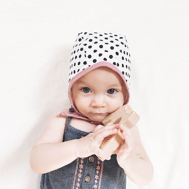 Bunny Wooden Grasping Toy - HoneyBug