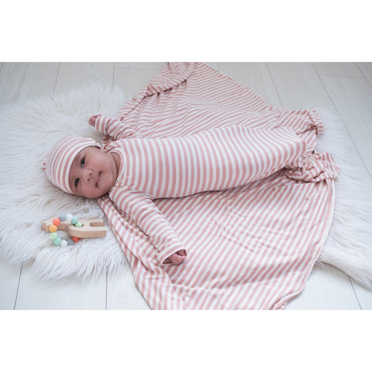 Giraffe Wooden Baby Grasping Toy - HoneyBug