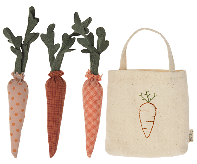 Carrots in Shopping Bag - HoneyBug 